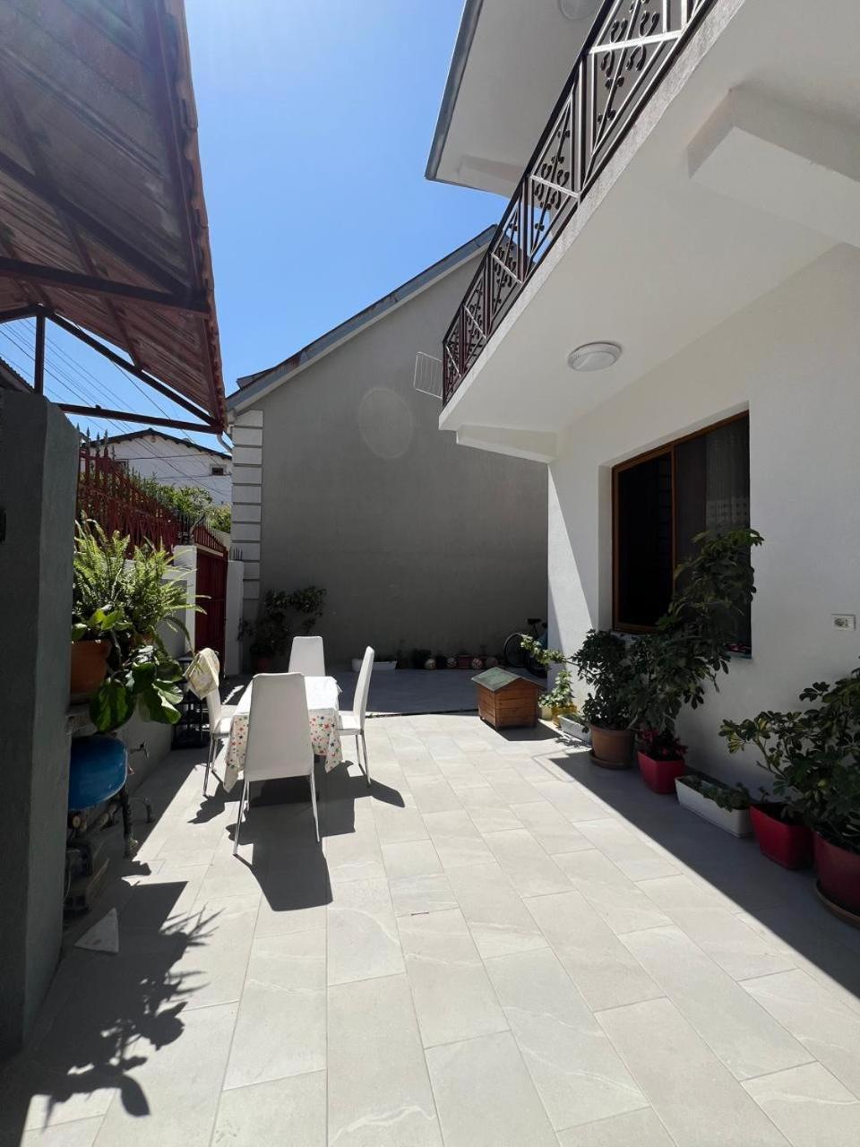 David Guesthouse Shkoder Luaran gambar